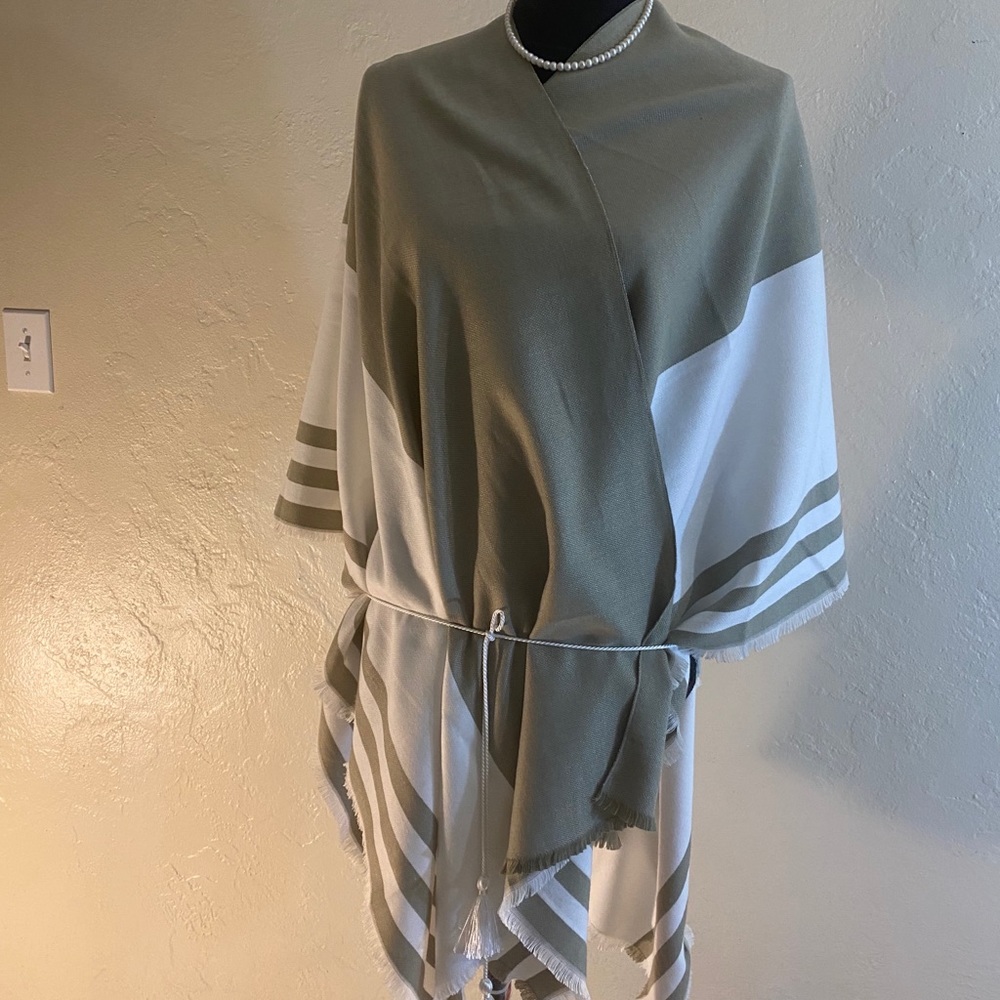 Ladies Poncho - New!!